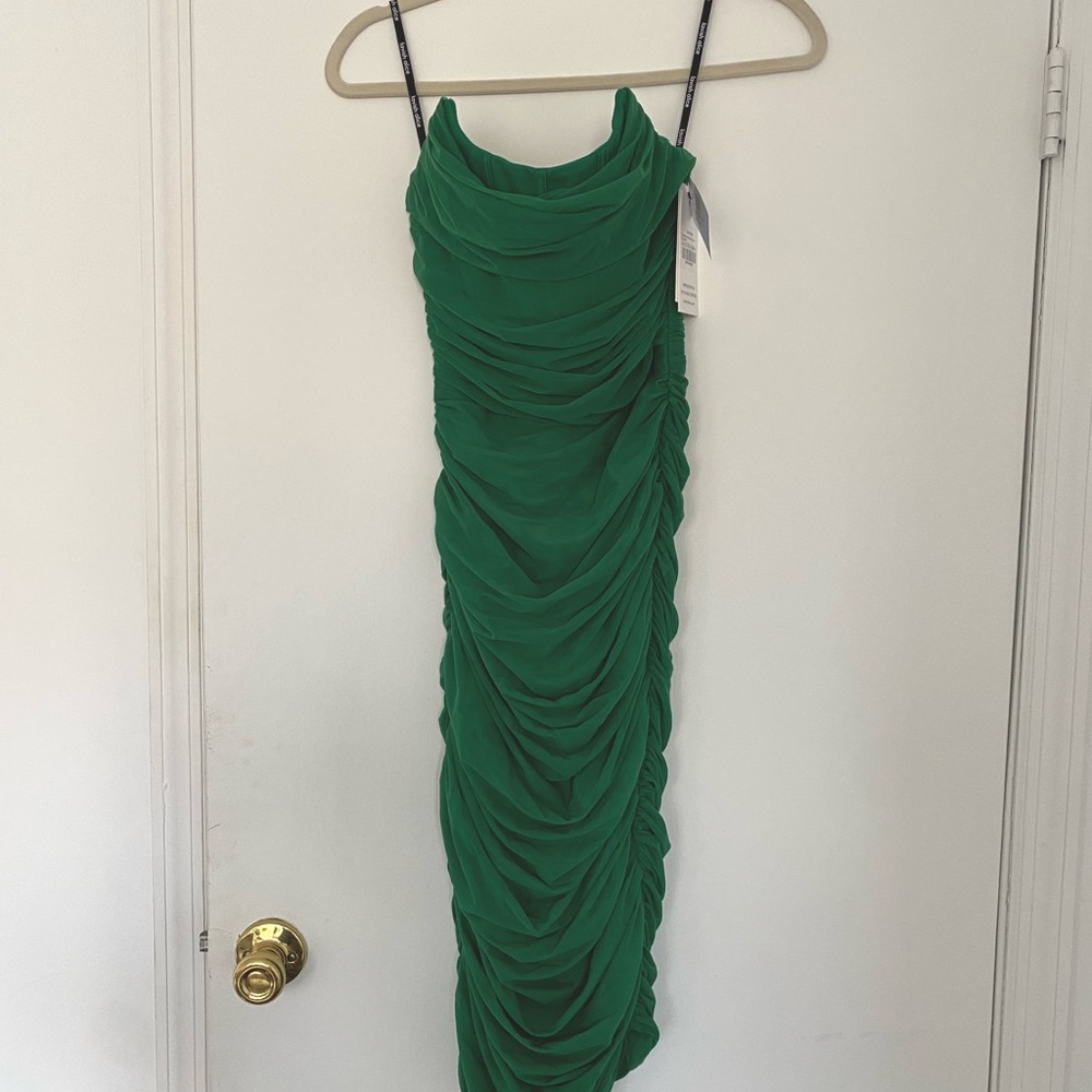 NWT Lavish Alice Ruched Midi Dress - Picture 2 of 10
